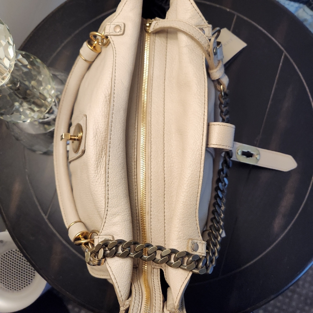 BURBERRY Beige Pebble Grain Leather Zip & Turn lock Satchel
